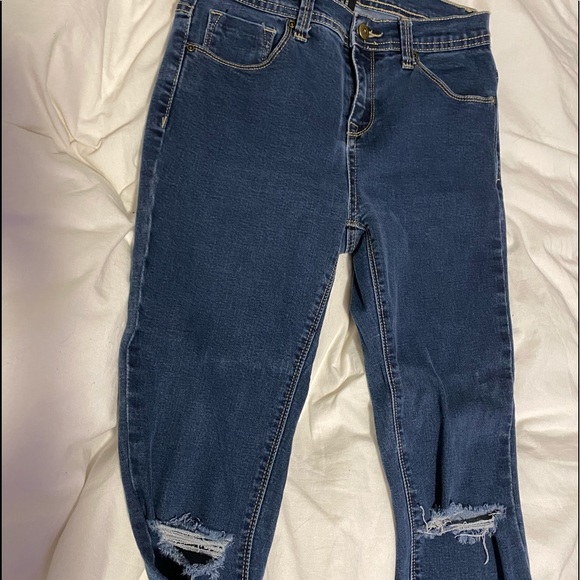 Forever 21 Ripped Skinny Jeans - Picture 1 of 3